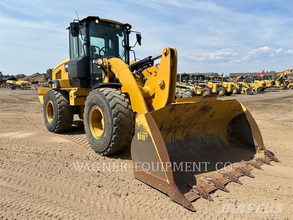 CAT 938M Rataslaadurid