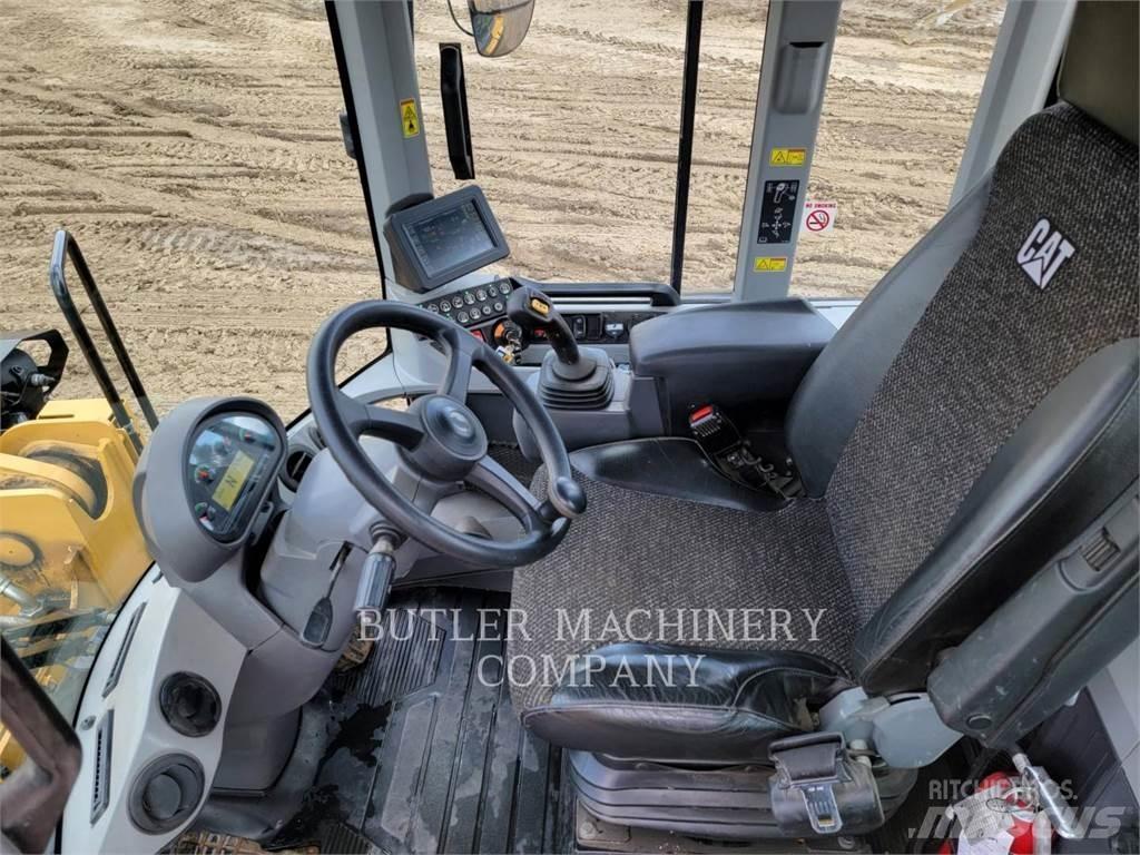 CAT 938M Rataslaadurid