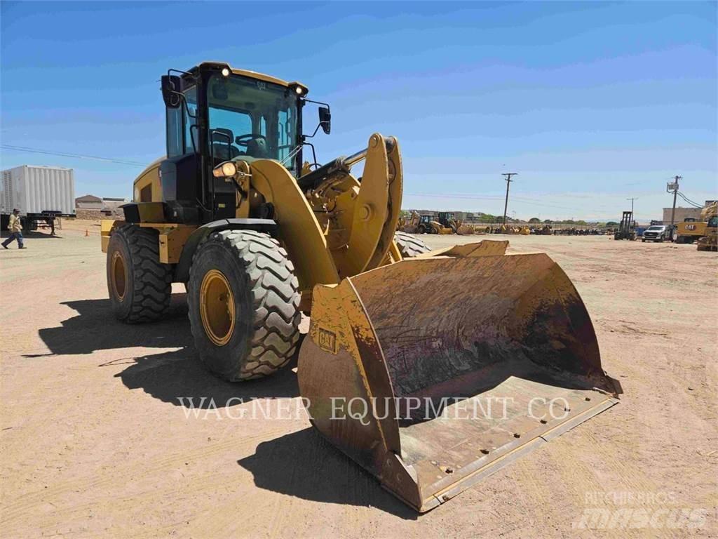 CAT 938M Rataslaadurid