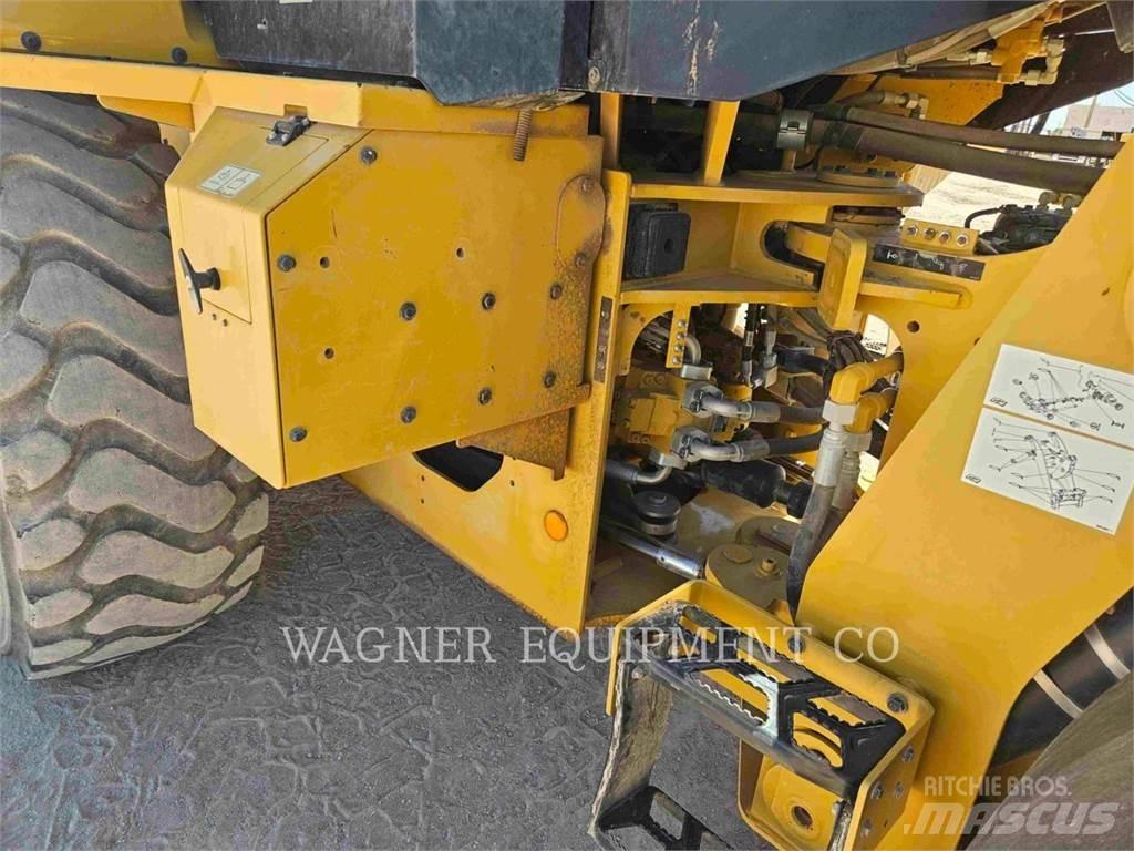CAT 938M Rataslaadurid