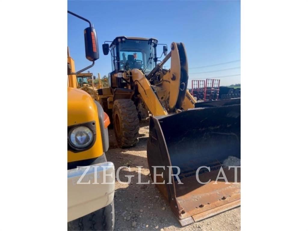 CAT 938M Rataslaadurid