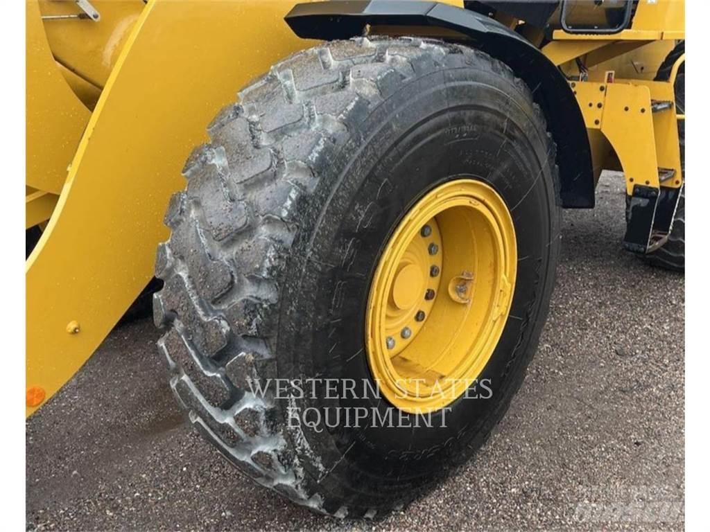 CAT 938M Rataslaadurid