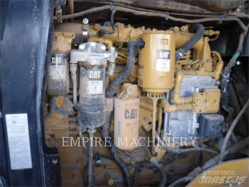 CAT 938M Rataslaadurid