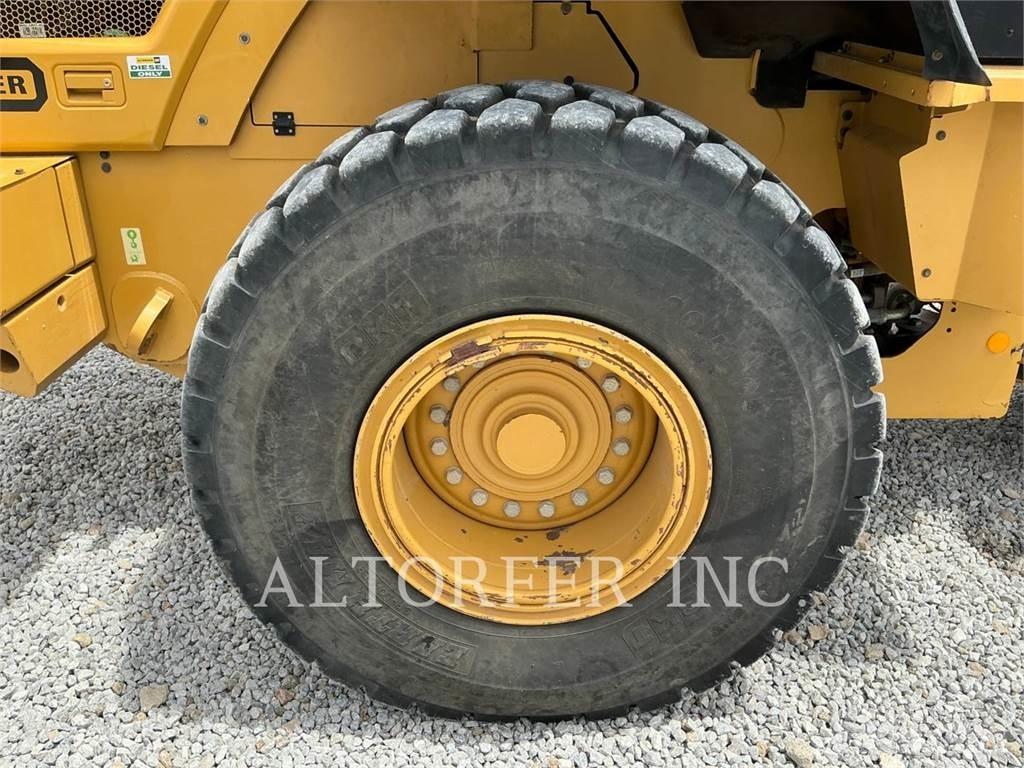 CAT 938M Rataslaadurid