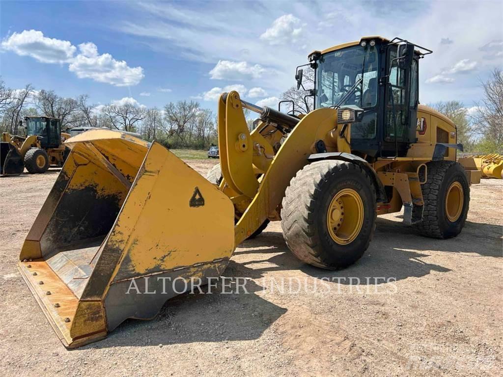 CAT 938M Rataslaadurid