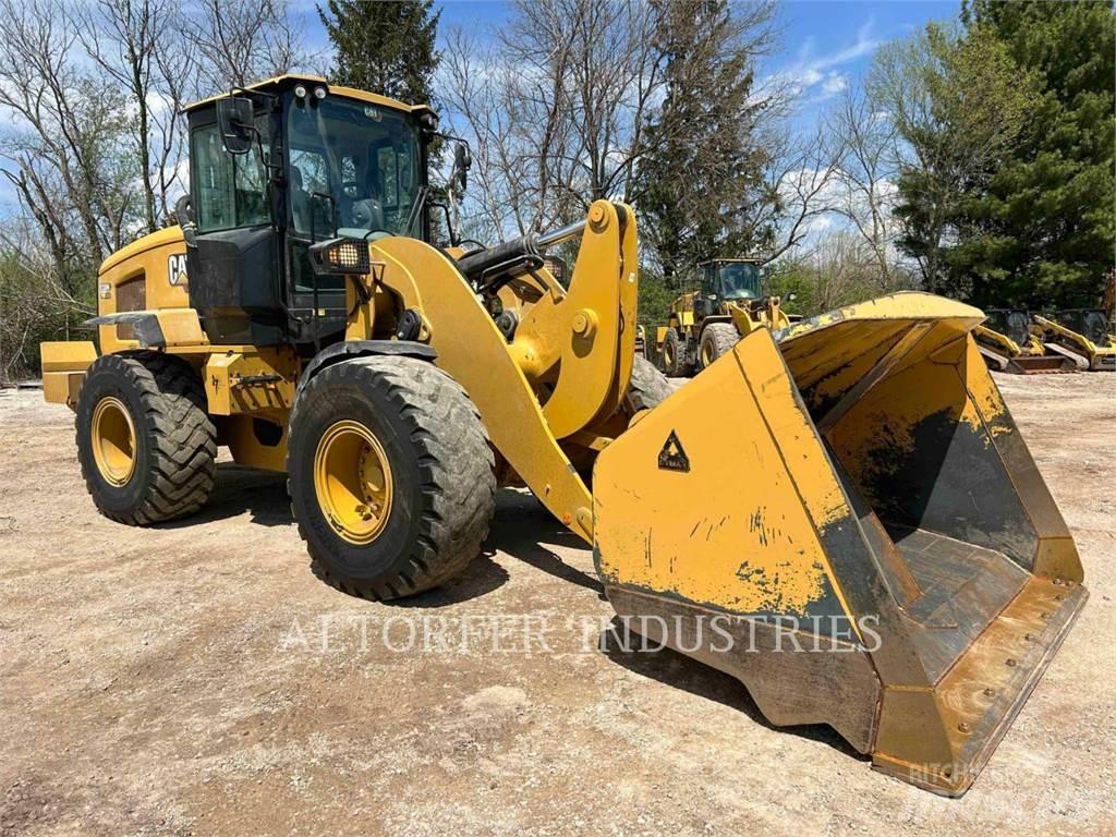 CAT 938M Rataslaadurid