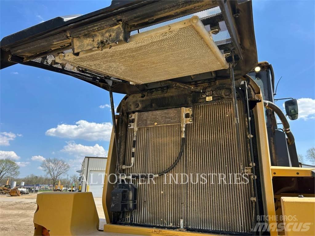 CAT 938M Rataslaadurid