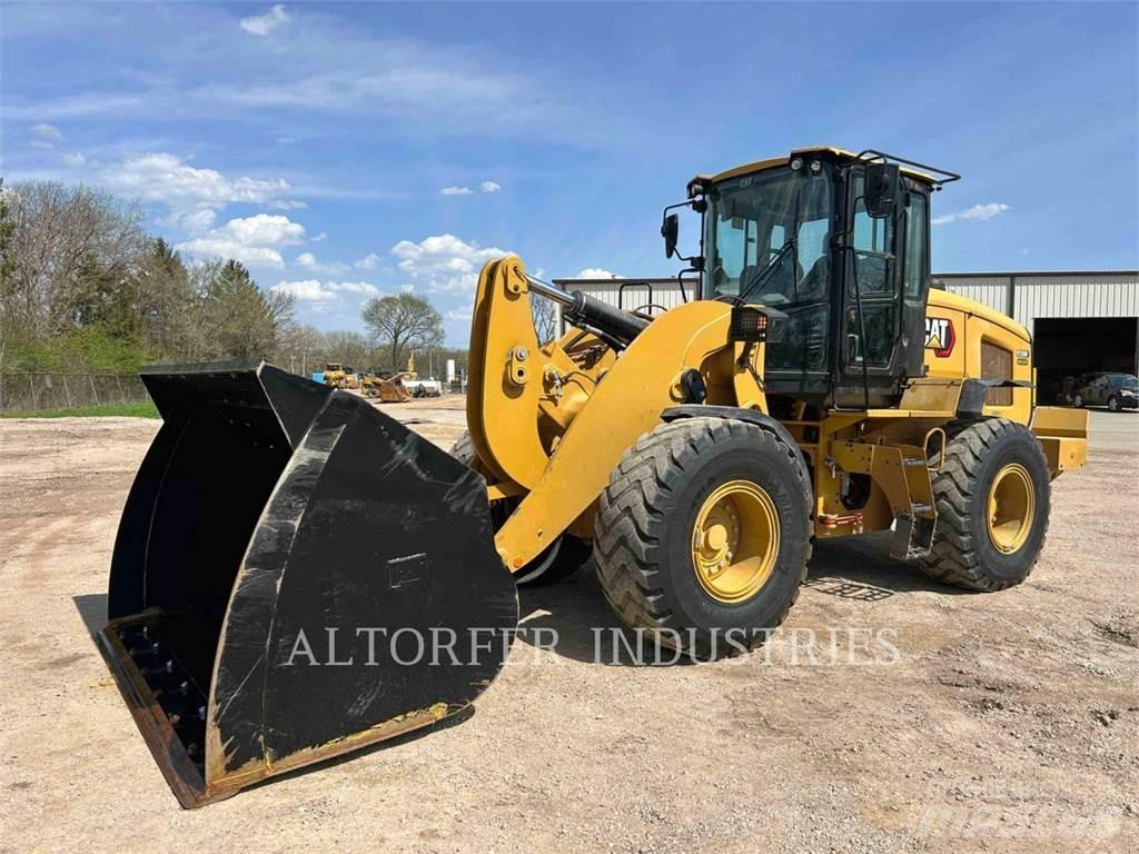 CAT 938M Rataslaadurid