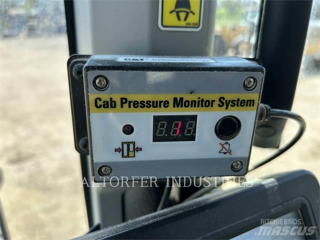CAT 938M Rataslaadurid