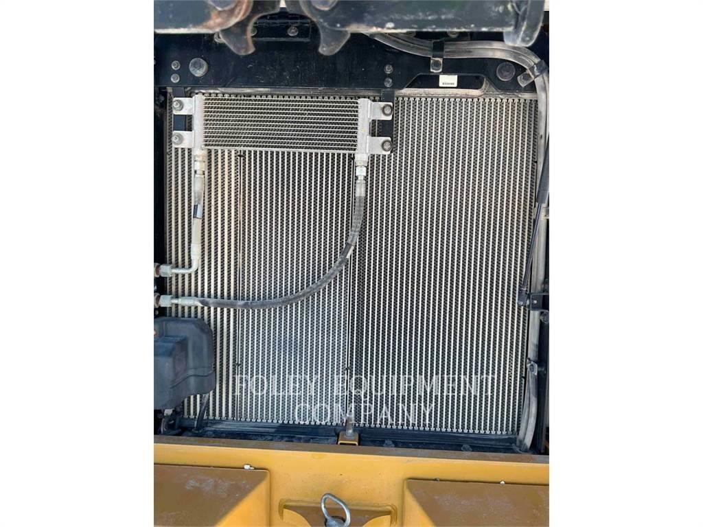 CAT 938M Rataslaadurid