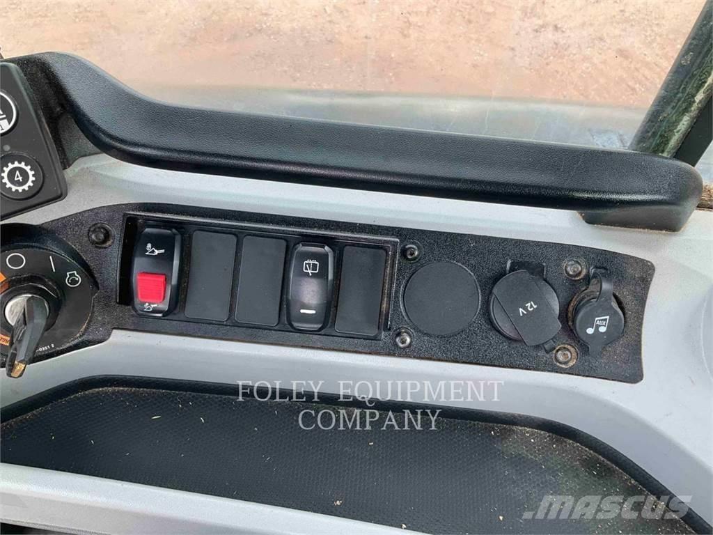CAT 938M Rataslaadurid