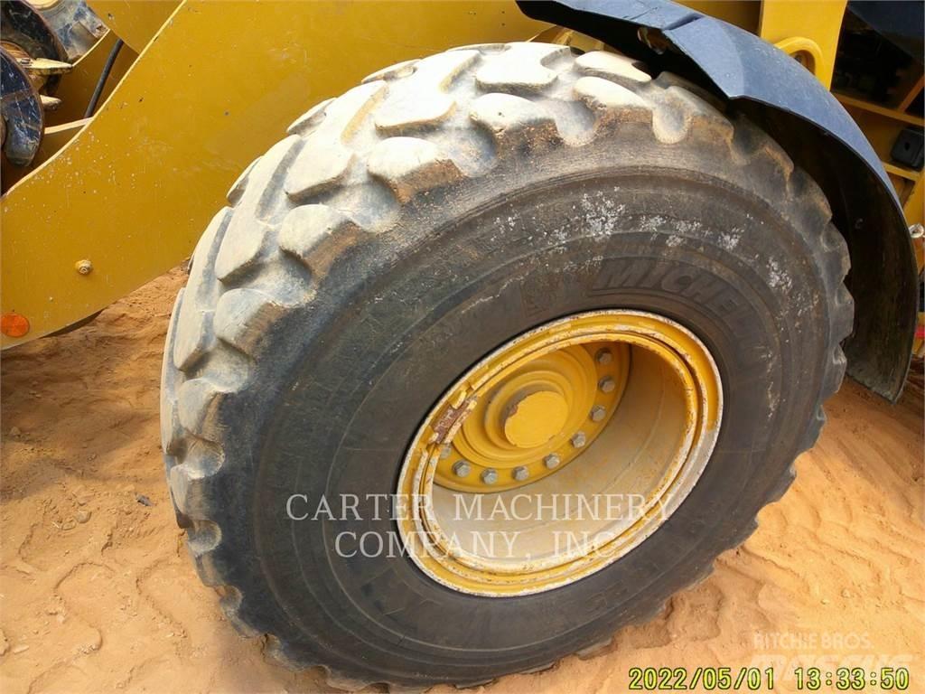 CAT 938M Rataslaadurid