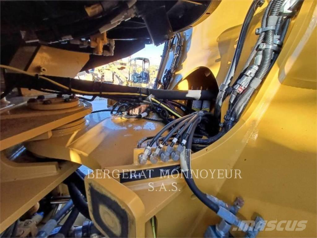 CAT 938M Rataslaadurid