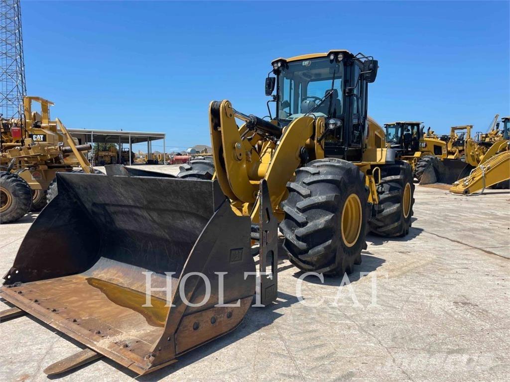 CAT 938M Rataslaadurid