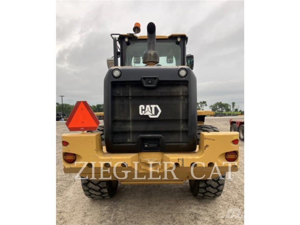 CAT 938M Rataslaadurid