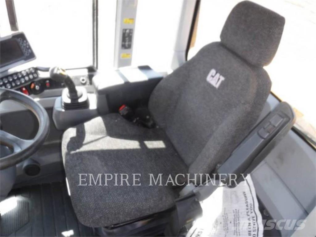 CAT 938M Rataslaadurid