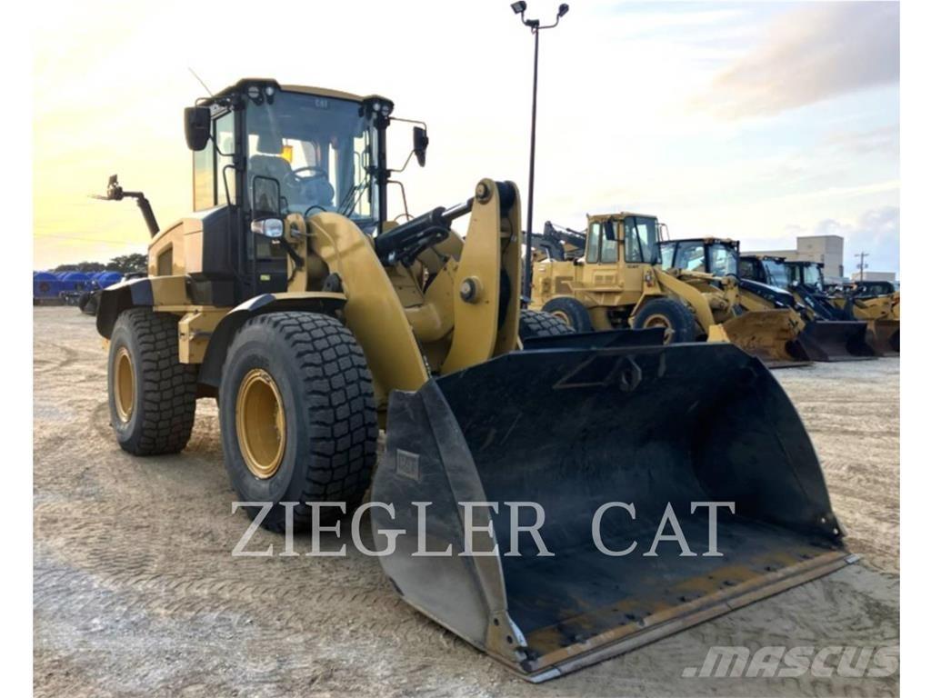CAT 938M Rataslaadurid