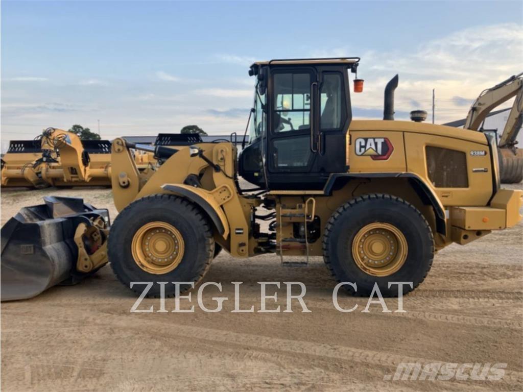 CAT 938M Rataslaadurid