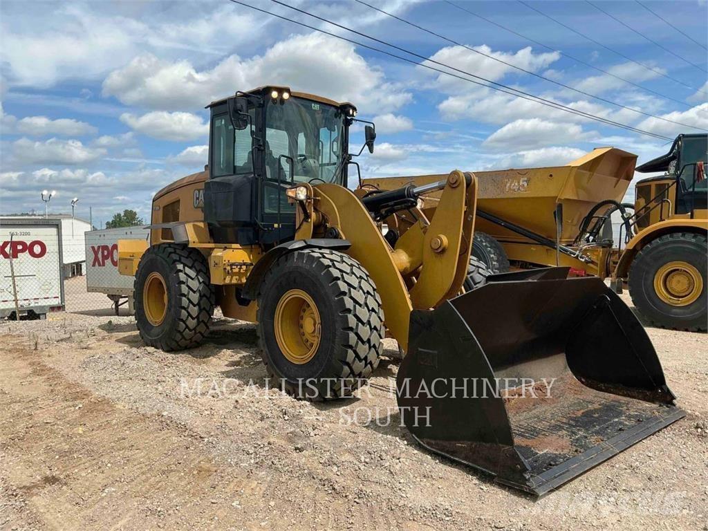 CAT 938M Rataslaadurid