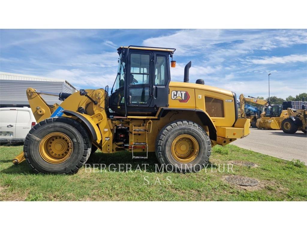 CAT 938M Rataslaadurid