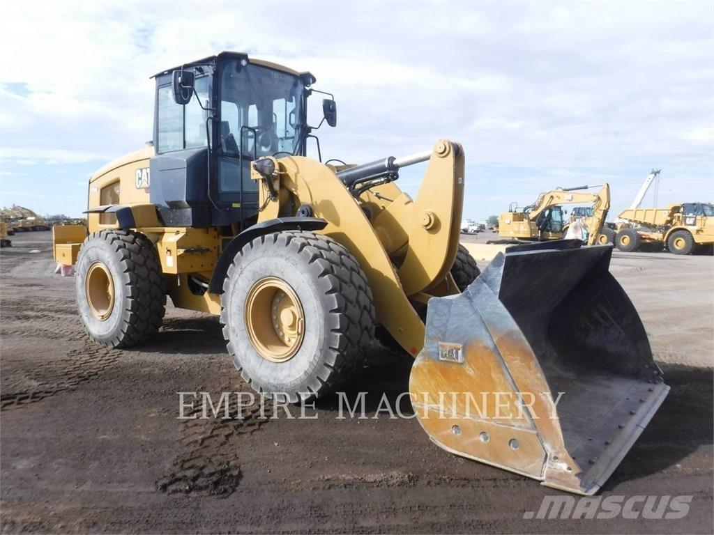 CAT 938M Rataslaadurid