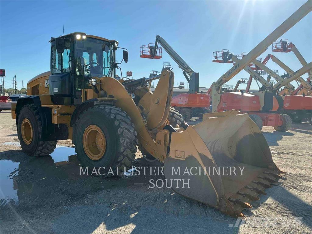 CAT 938M Rataslaadurid