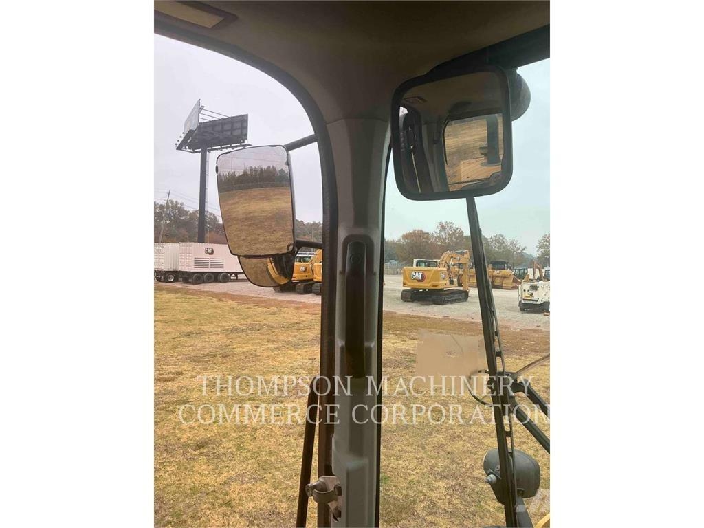 CAT 938M Rataslaadurid