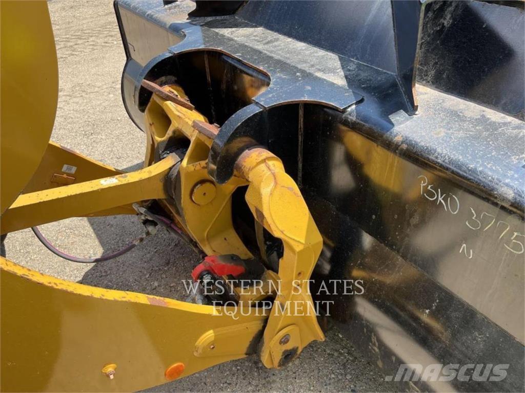 CAT 938M Rataslaadurid