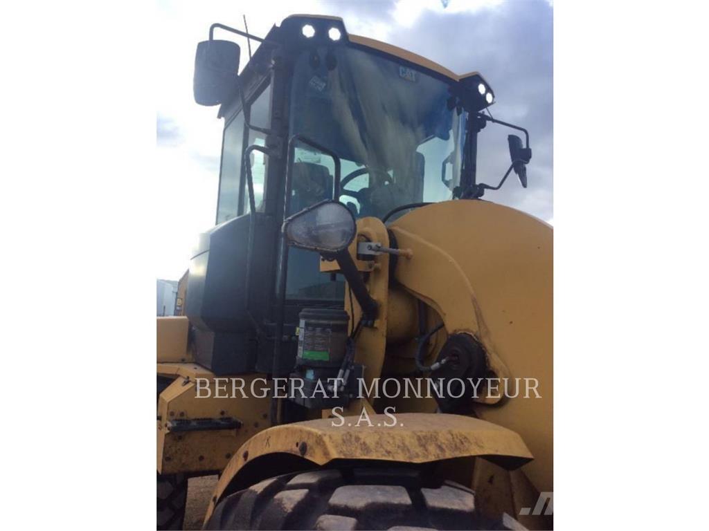 CAT 938M Rataslaadurid