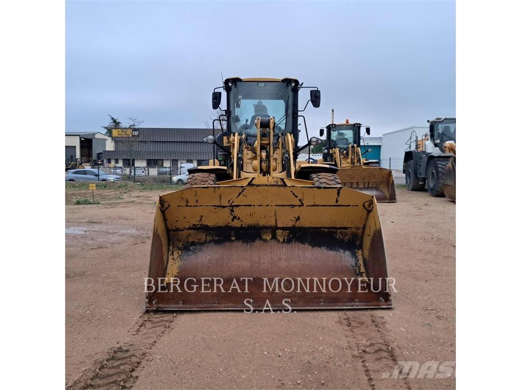 CAT 938M Rataslaadurid