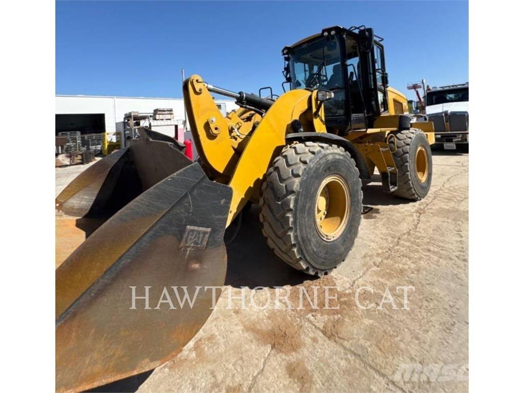 CAT 938M Rataslaadurid