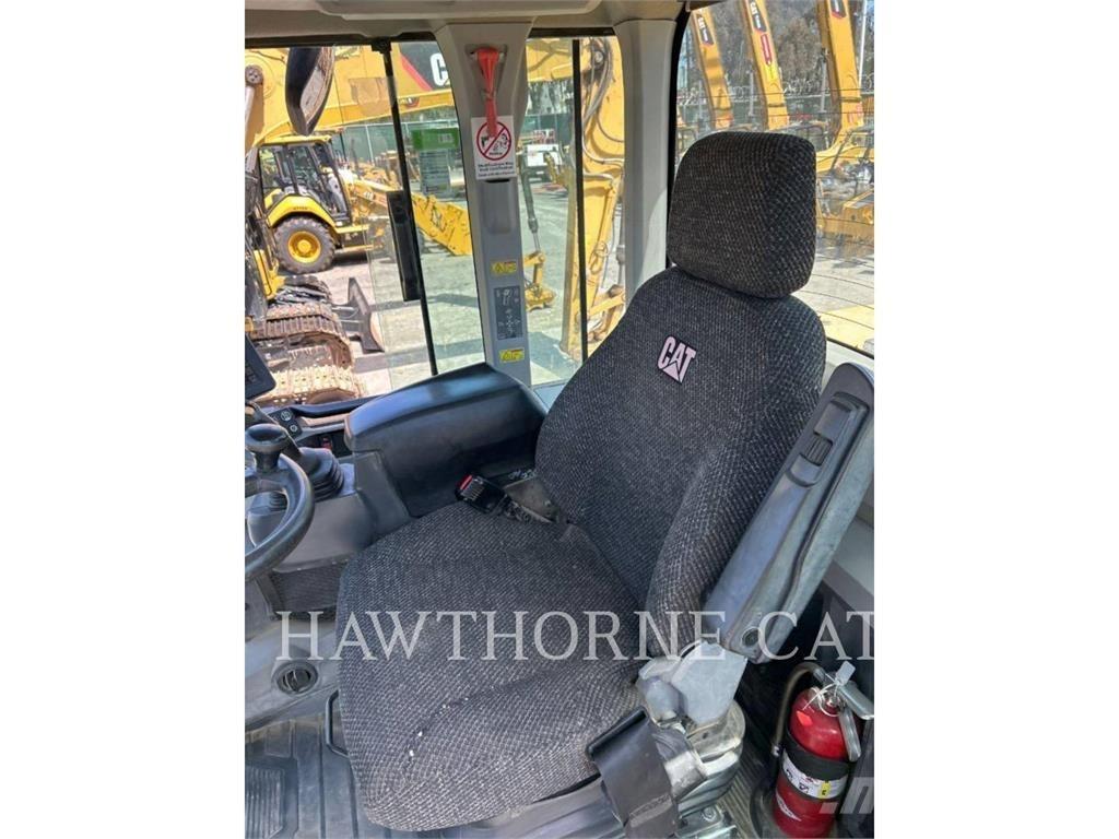 CAT 938M Rataslaadurid