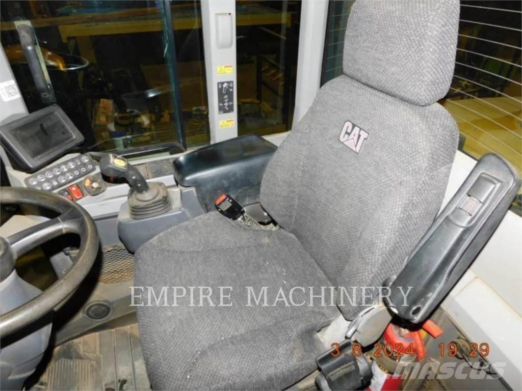 CAT 938M FC Rataslaadurid