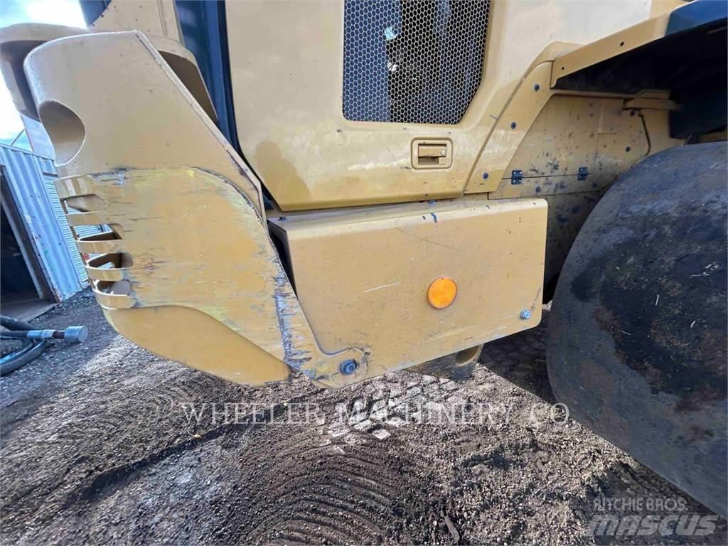 CAT 938M HL WS Rataslaadurid