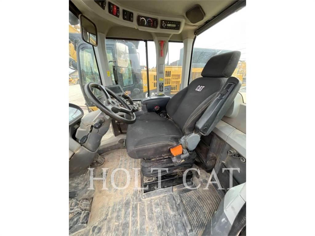 CAT 938M QC Rataslaadurid