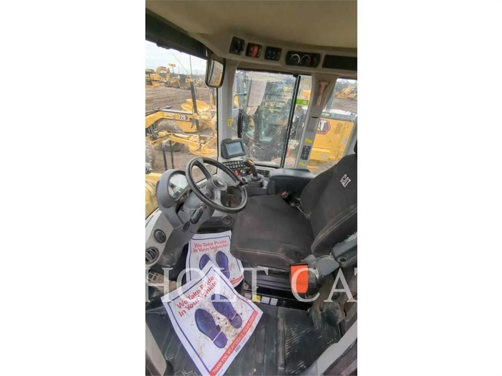 CAT 938M QC Rataslaadurid