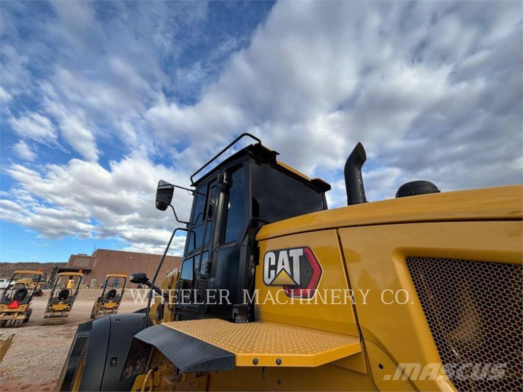 CAT 938M QC 3V Rataslaadurid