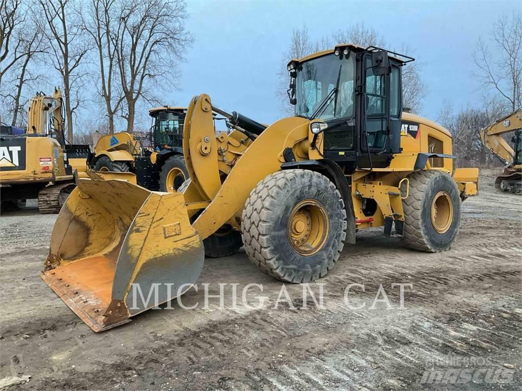CAT 938M R+ Rataslaadurid