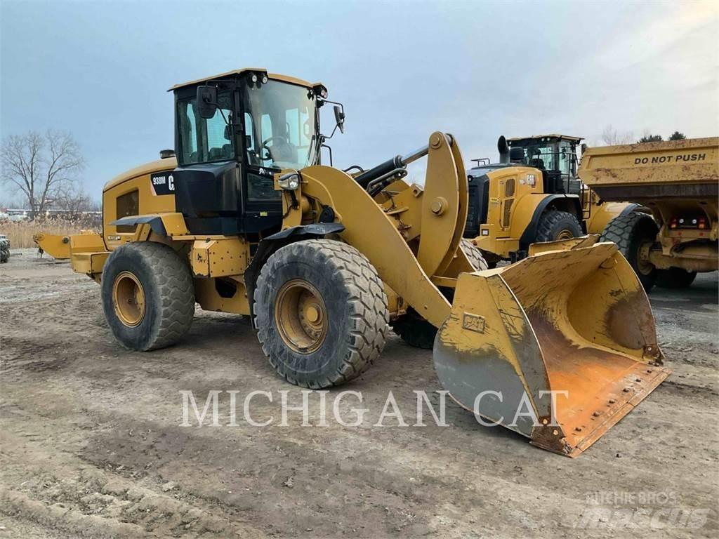 CAT 938M R+ Rataslaadurid