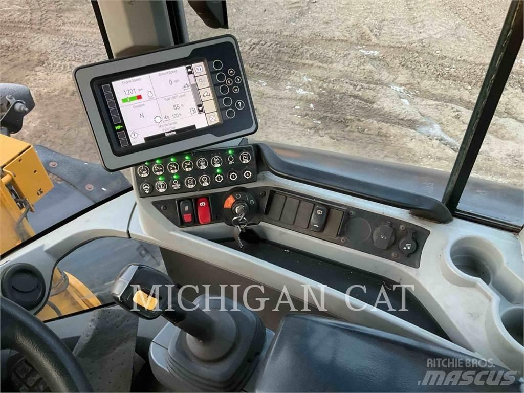 CAT 938M R+ Rataslaadurid