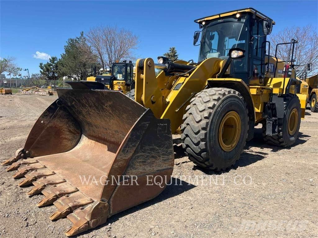 CAT 950 Rataslaadurid