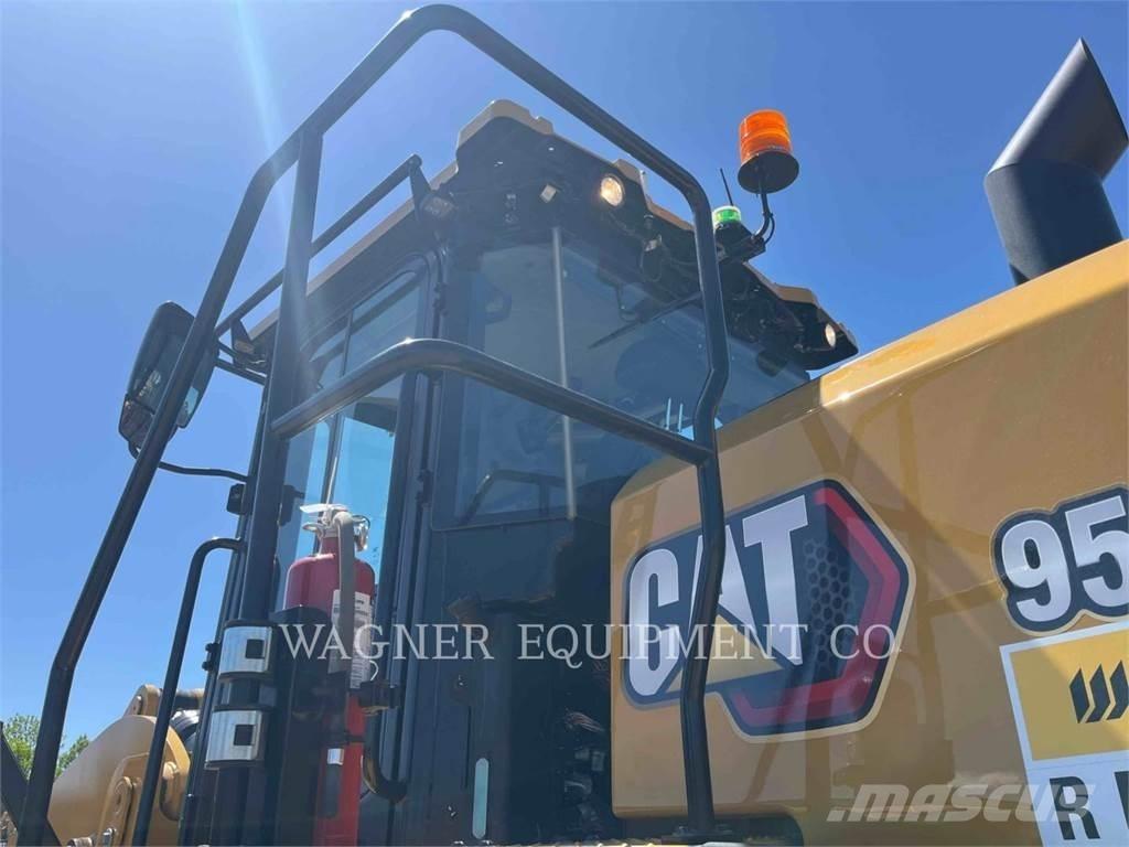 CAT 950 Rataslaadurid