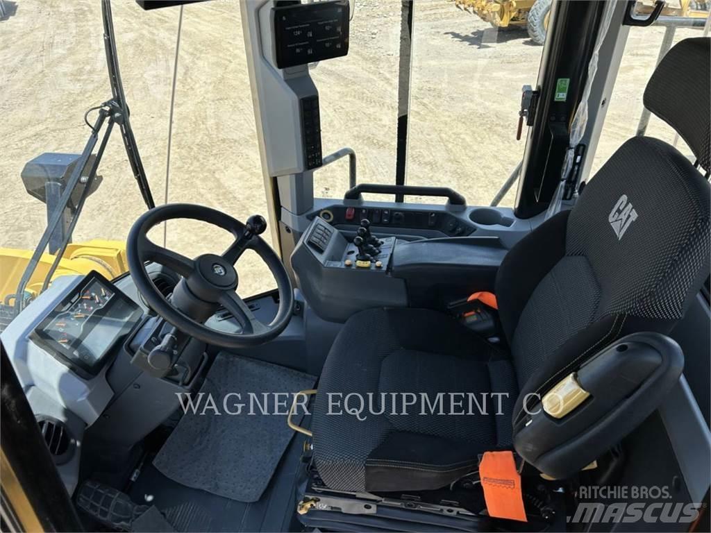 CAT 950 Rataslaadurid