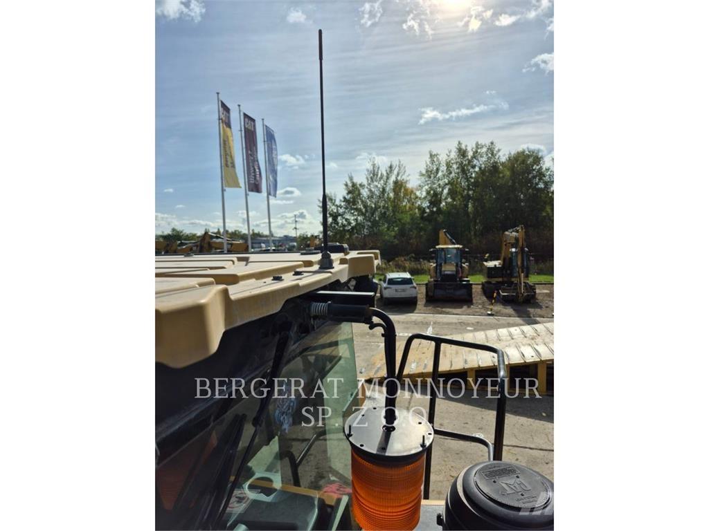 CAT 950 Rataslaadurid