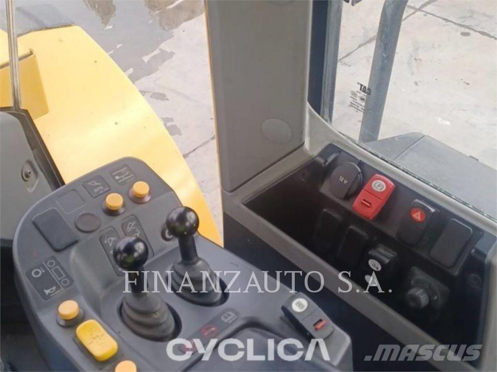 CAT 950M Rataslaadurid