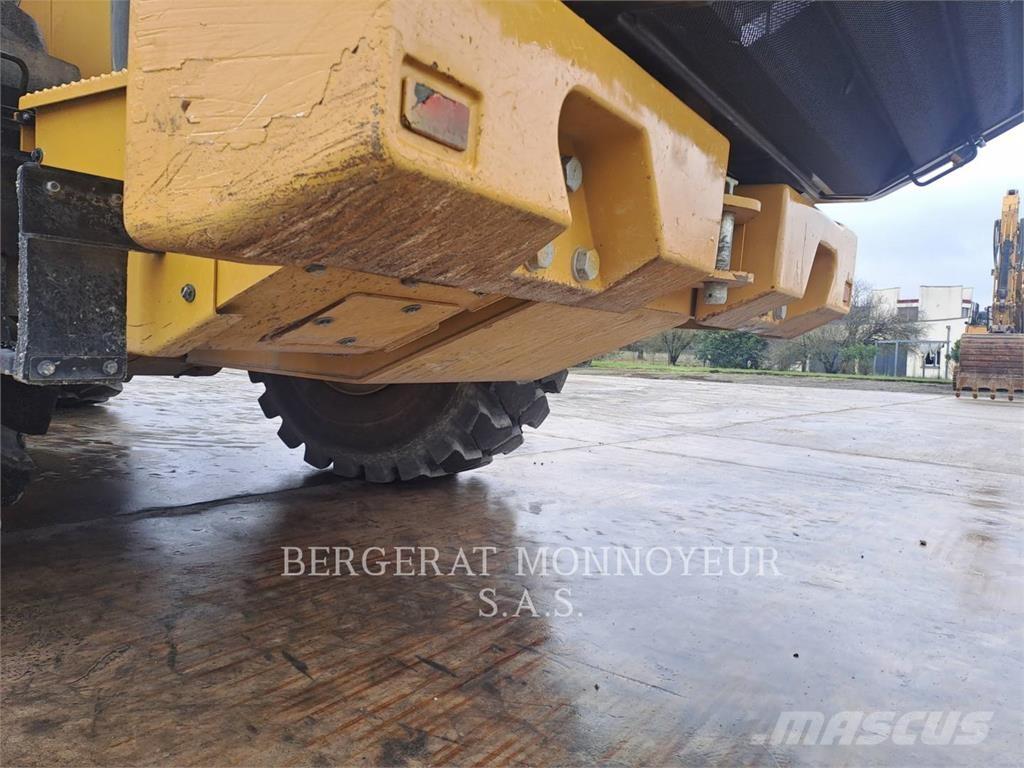 CAT 950M Rataslaadurid