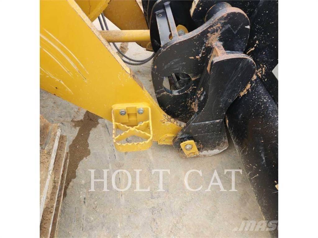 CAT 953 Roomiklaadurid