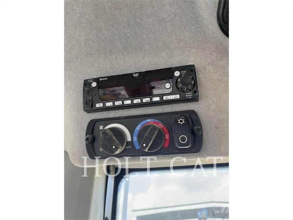 CAT 953 QC Roomiklaadurid