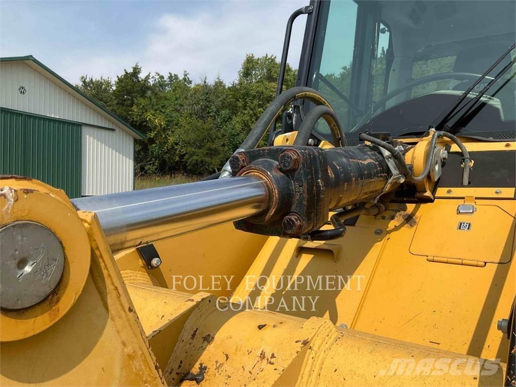 CAT 953D Roomiklaadurid