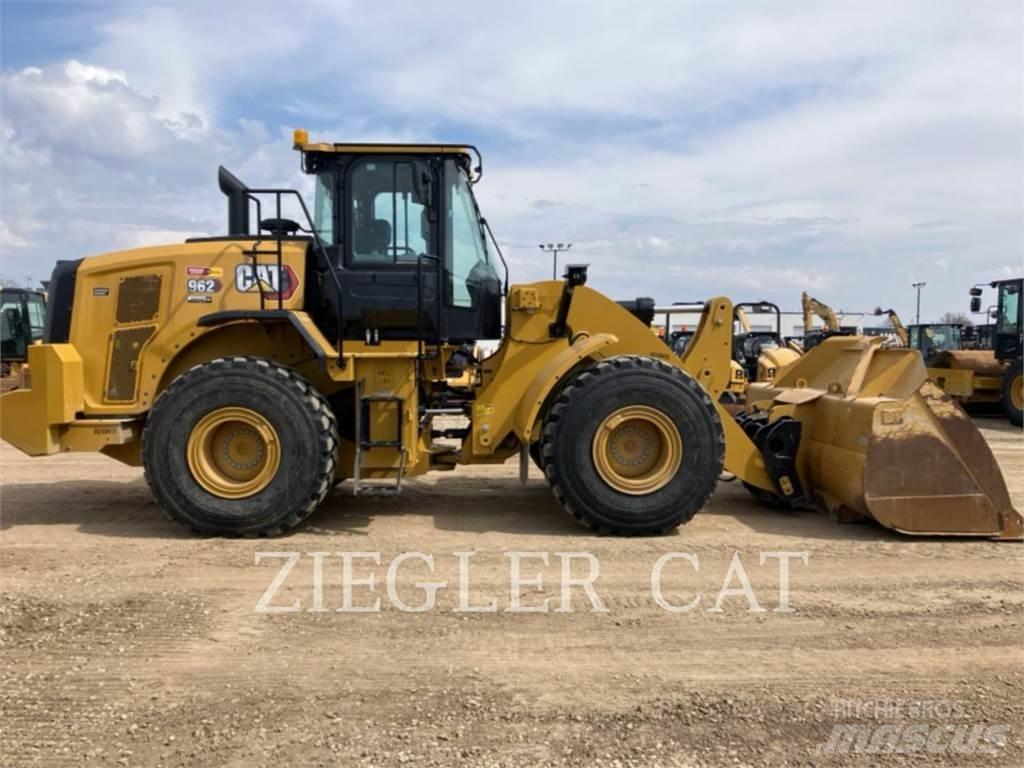 CAT 962 Rataslaadurid